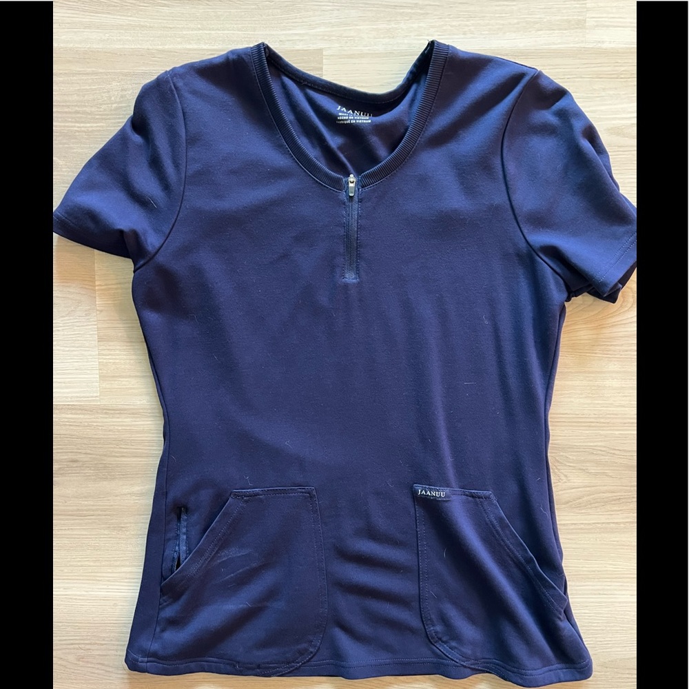 Jaanuu scrub top